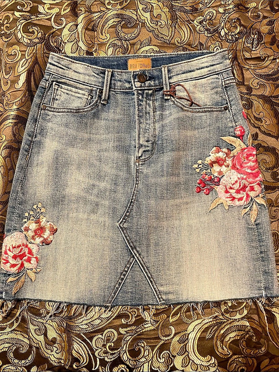 DRIFTWOOD Dresses & Skirts - Driftwood Classic Fit Floral Denim Mini Skirt Waist 24 NWT